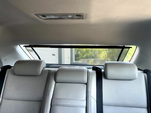 Used 2013 Lexus ES 300h image 32