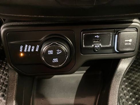 Used 2018 Jeep Renegade Trailhawk image 26