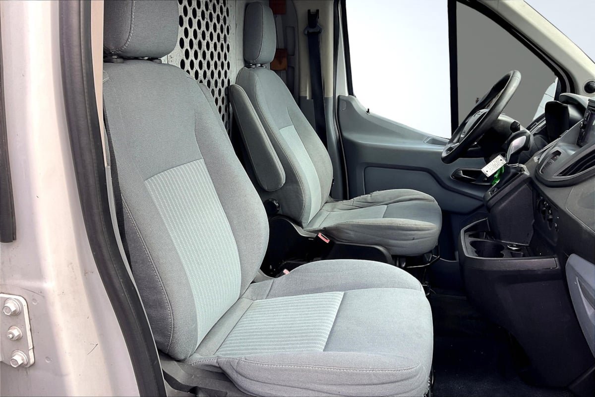 Used 2016 Ford Transit 250 130 Low Roof w/ Exterior Upgrade Package RWD image 7