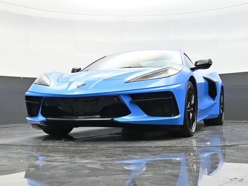 Used 2025 Chevrolet Corvette Stingray Preferred Conv w/ 2LT RWD image 27