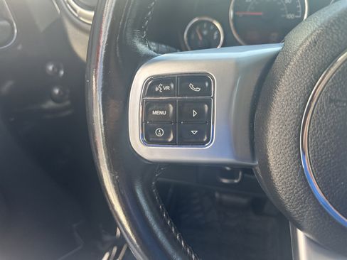 Used 2017 Jeep Wrangler Unlimited Rubicon AWD/4WD image 14