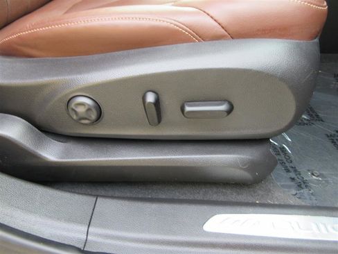 Used 2017 Buick Envision Essence image 36