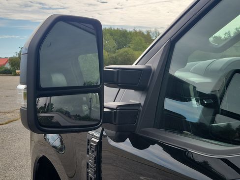 Used 2025 Ford F350 Platinum w/ FX4 Off-Road Package AWD/4WD image 10