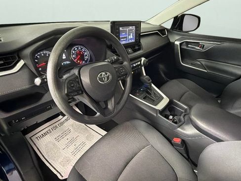 Used 2019 Toyota RAV4 XLE w/ Convenience Package FWD image 18