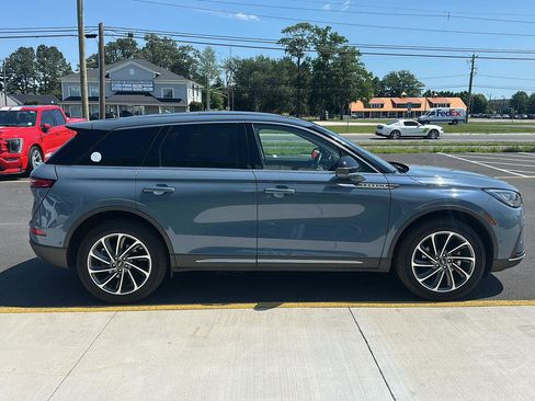 Used 2023 Lincoln Corsair FWD w/ Equipment Group 102A image 4