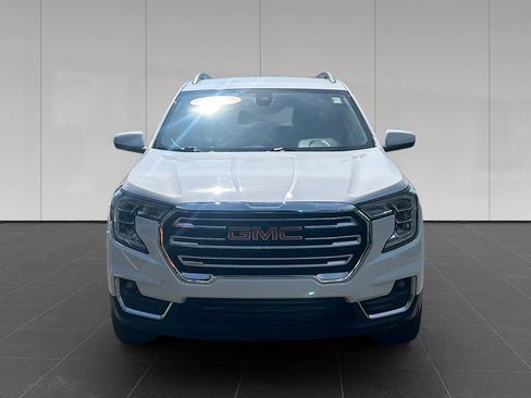 Used 2024 GMC Terrain SLT AWD/4WD image 8