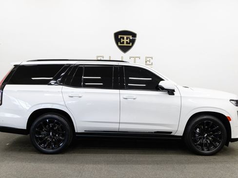 Used 2022 Cadillac Escalade Sport Platinum w/ LPO, ONYX Package image 10