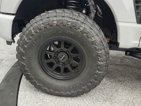 Used 2025 Ford F250 Lariat w/ Lariat Ultimate Package AWD/4WD image 41