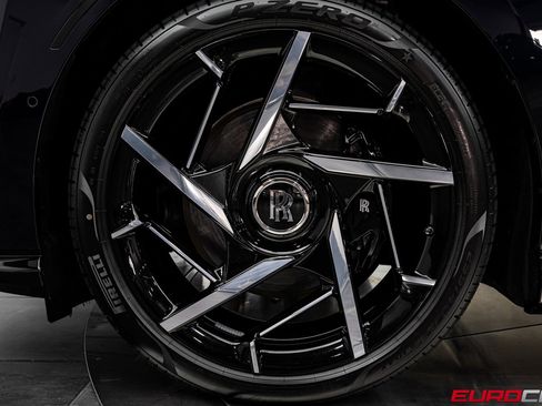 Used 2025 Rolls-Royce Spectre Black Badge image 18