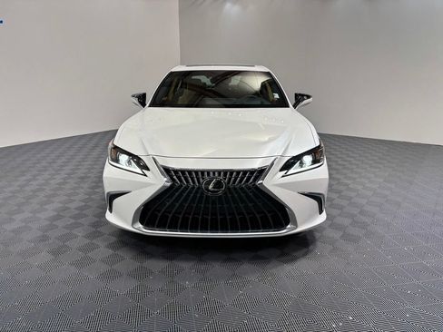 Used 2024 Lexus ES 300h w/ Technology Package FWD image 9