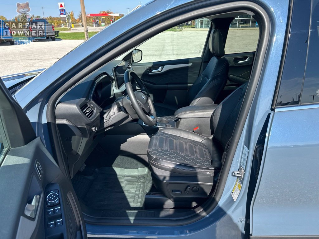 Used 2023 Ford Escape Platinum w/ Premium Technology Package AWD/4WD image 9
