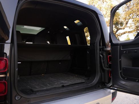 Used 2022 Land Rover Defender 110 S image 18