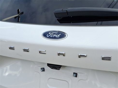 Certified 2022 Ford Escape SEL image 30
