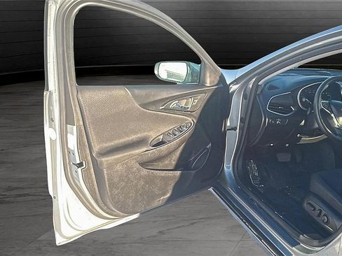 Used 2023 Chevrolet Malibu LT FWD image 24