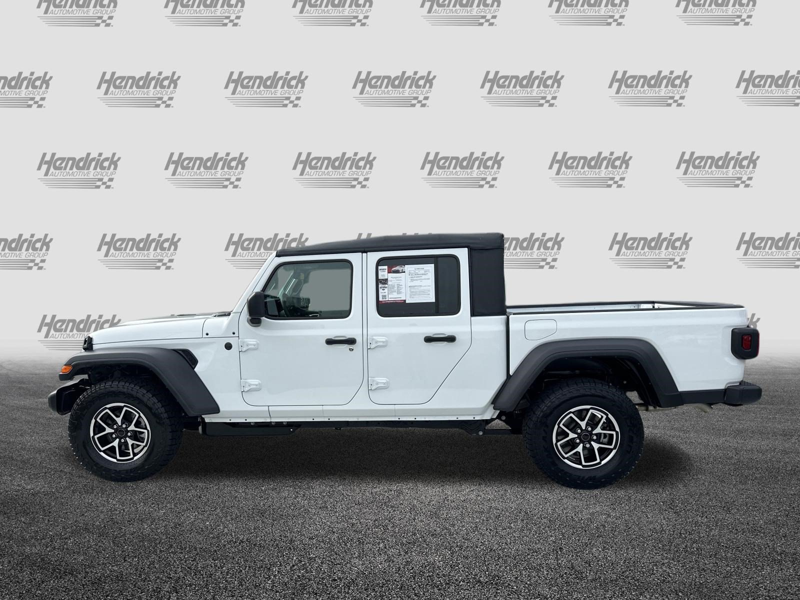 Used 2026 Jeep Gladiator Sport AWD/4WD image 7