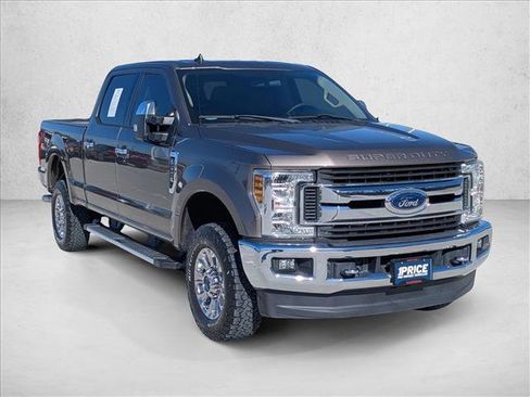 Used 2019 Ford F250 XLT w/ XLT Premium Package image 3