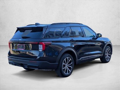 Used 2025 Ford Explorer ST-Line AWD/4WD image 5