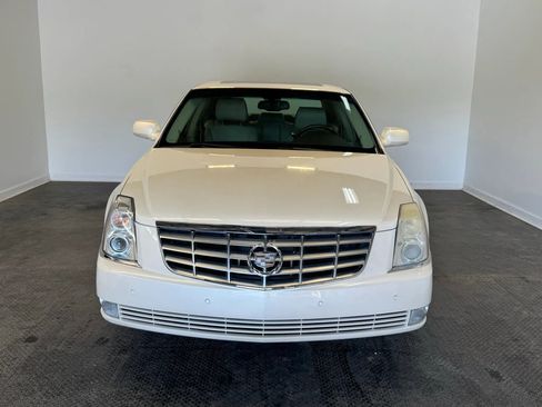 Used 2011 Cadillac DTS Luxury FWD image 2