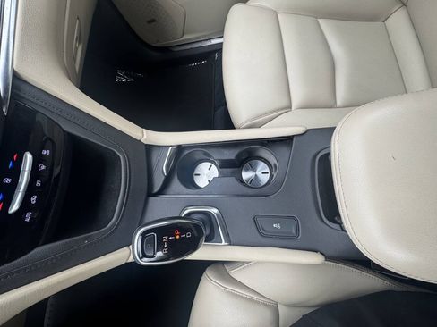 Used 2018 Cadillac XT5 FWD image 24