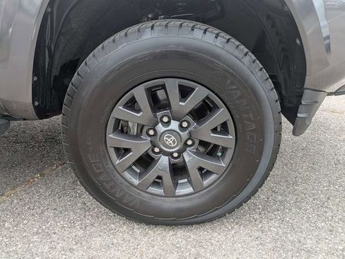 Used 2021 Toyota Tacoma SR5 RWD image 12