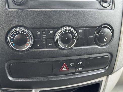 Used 2016 Mercedes-Benz Sprinter 2500 image 19