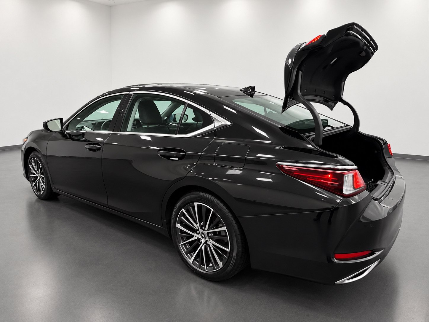 Used 2023 Lexus ES 350 Ultra Luxury w/ Accessory Package (Z2) FWD image 10