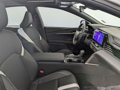 Certified 2025 Toyota Camry SE FWD image 31