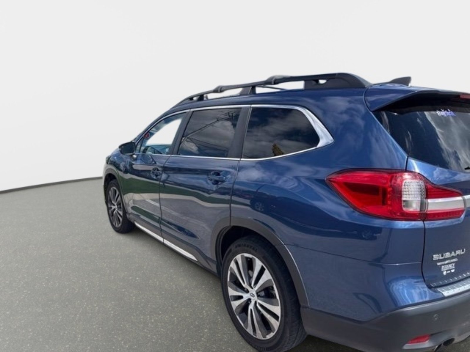 Used 2020 Subaru Ascent Limited w/ Technology Package AWD/4WD image 3