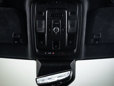 Used 2024 Cadillac Escalade Sport Platinum w/ LPO, ONYX Package AWD/4WD image 20