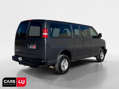 Used 2017 Chevrolet Express 2500 image 7