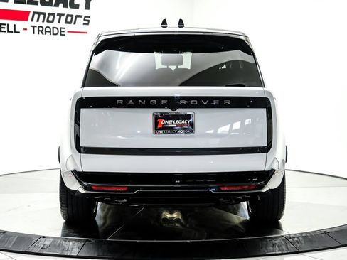 Used 2024 Land Rover Range Rover Long Wheelbase SE AWD/4WD image 11