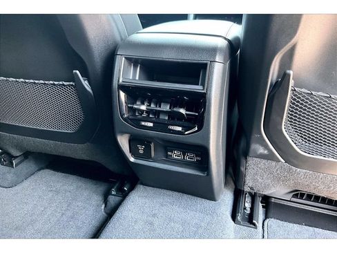 Used 2025 Jeep Grand Cherokee Altitude RWD image 12