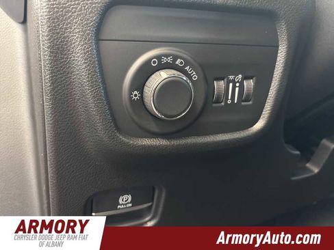 New 2025 Jeep Grand Cherokee L Altitude image 10