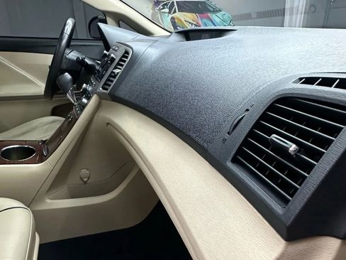 Used 2012 Toyota Venza XLE image 29