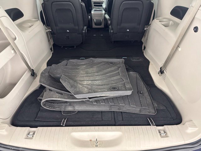 Used 2017 Chrysler Pacifica Touring-L FWD image 28