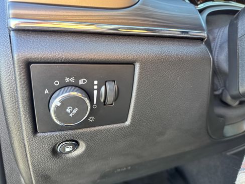 Used 2021 Jeep Grand Cherokee Limited image 30