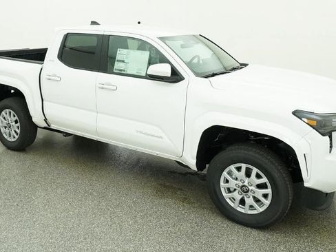 New 2026 Toyota Tacoma SR5 AWD/4WD image 12