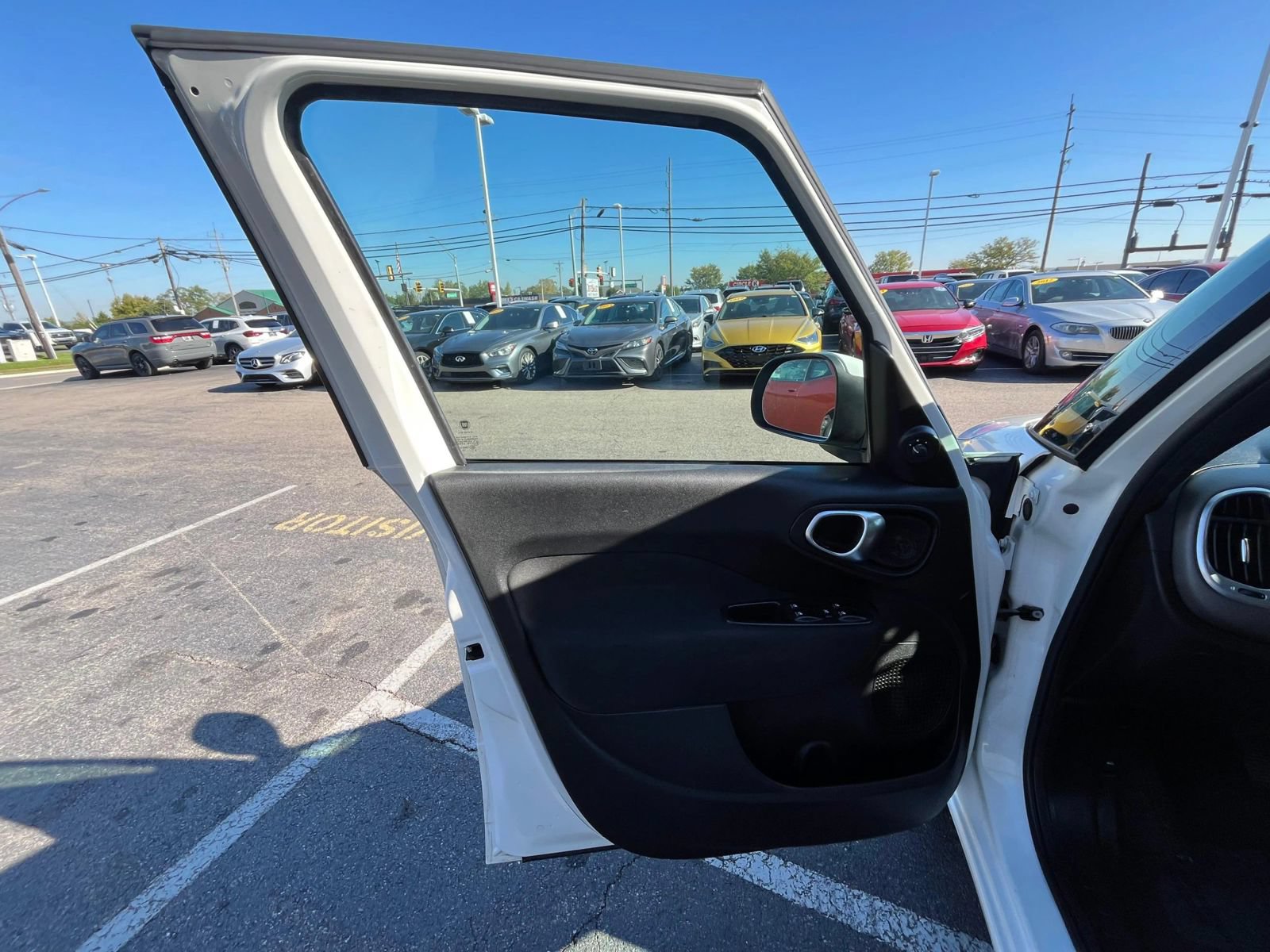 Used 2017 FIAT 500L Pop FWD image 35