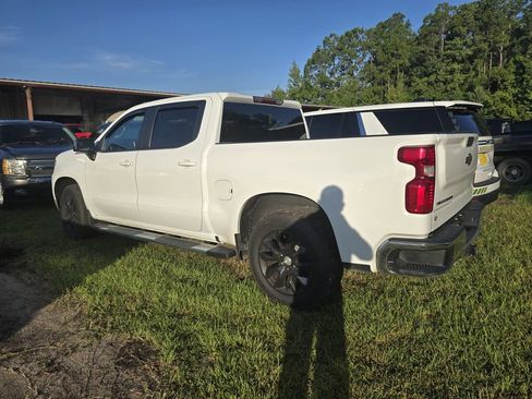 Used 2023 Chevrolet Silverado 1500 LT w/ Z71 Off-Road Package image 3