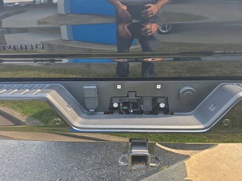 Used 2024 Chevrolet Silverado 2500 ZR2 w/ Technology Package image 19