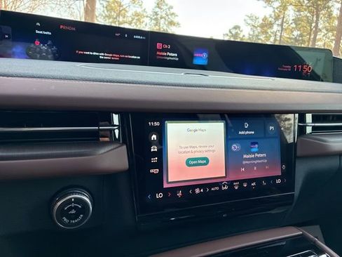 Certified 2025 Lincoln Navigator Reserve image 33