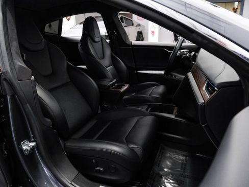 Used 2019 Tesla Model S Long Range image 32