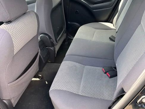 Used 2006 Toyota Matrix XR image 13