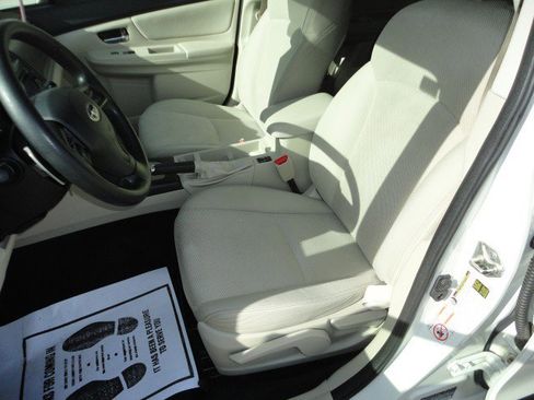 Used 2013 Subaru Crosstrek 2.0i Premium image 4