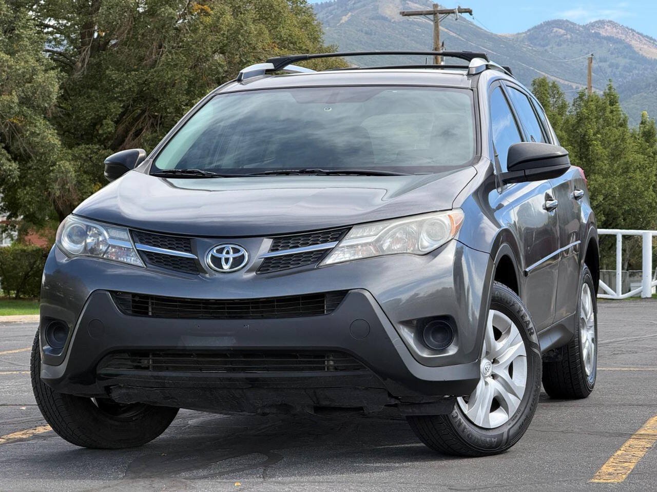 Used 2013 Toyota RAV4 LE FWD image 1