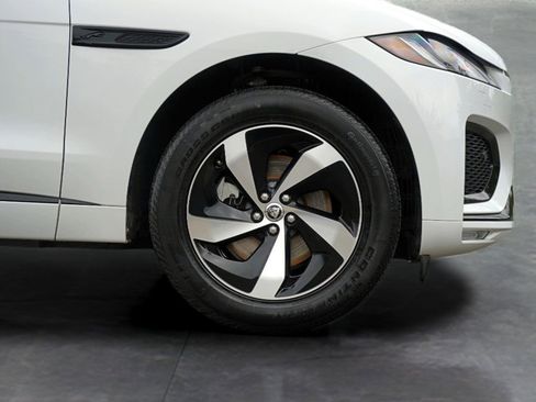 Used 2024 Jaguar F-PACE R-Dynamic S image 9