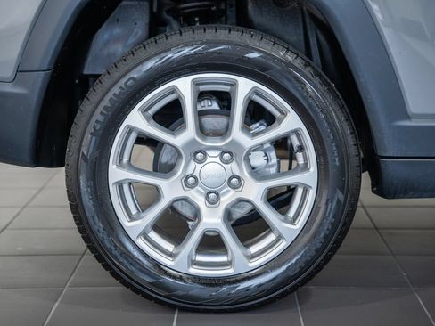 Certified 2023 Jeep Compass Latitude AWD/4WD image 19
