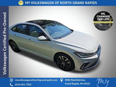 Certified 2025 Volkswagen Jetta SE w/ Sunroof Package