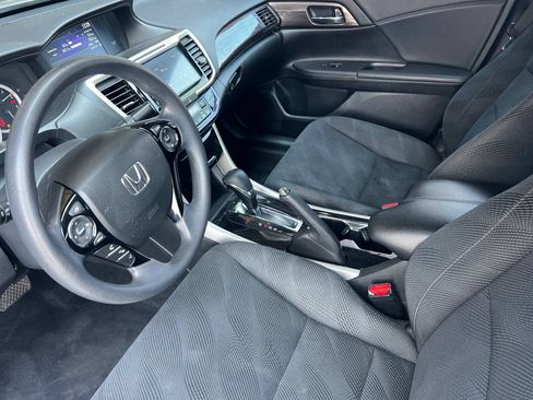 Used 2016 Honda Accord EX image 10