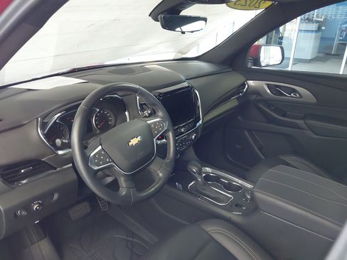 Certified 2023 Chevrolet Traverse LT w/ LT Premium Package AWD/4WD image 2